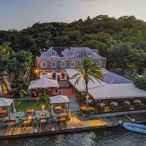 admirals-inn-and-gunpowder-suites-english-harbour.comcaribbean.com/